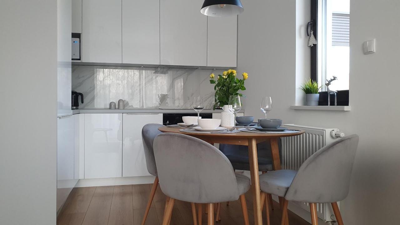4four Apartment, Moderno, Taras, Parking Podziemny Apartment
